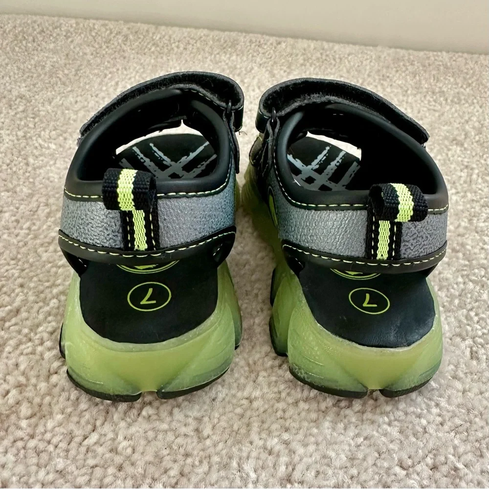 Jurassic World Toddler Boys Light-Up Dinosaur Sandals - Size 7 - Black/Green